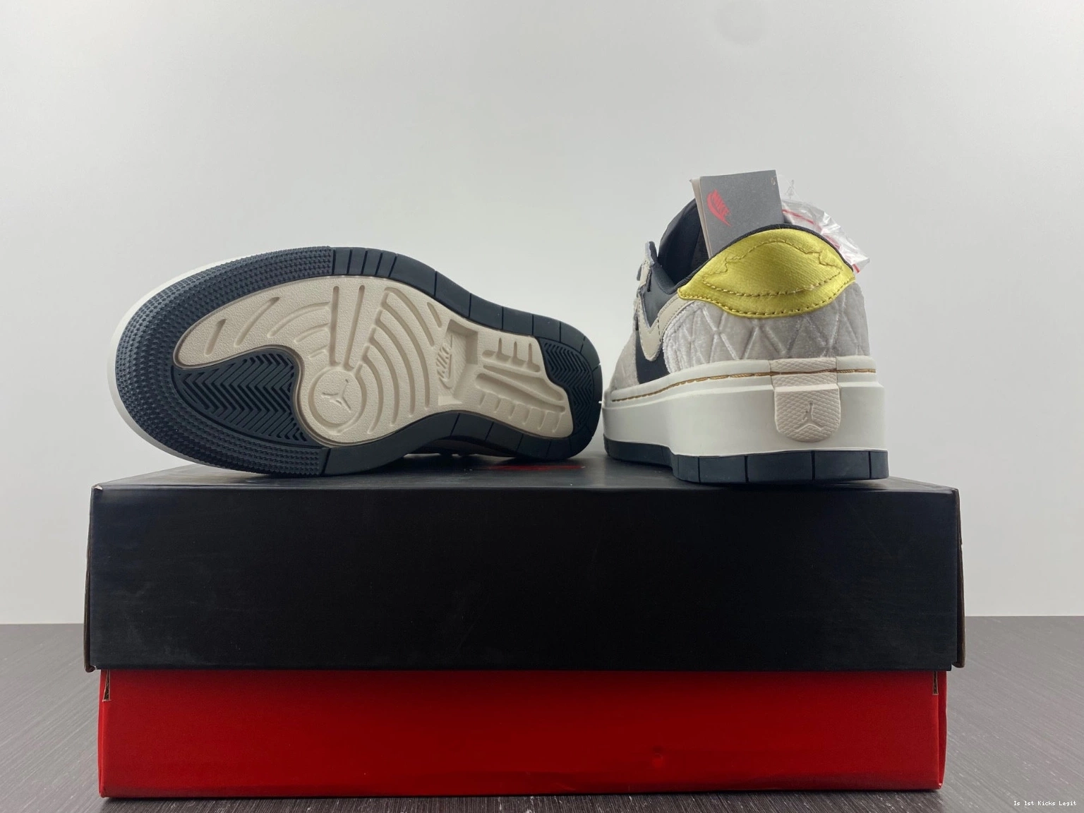 Bone  DV1494-001 Jordan SE 1 (W) Low Light Anthracite Elevate 0120